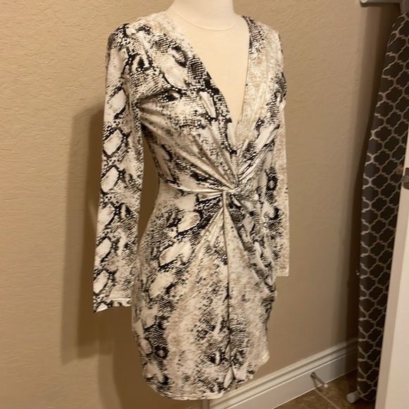 Windsor Dress - Picture 2 of 6